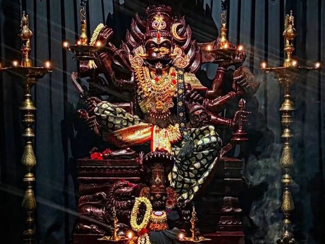 Maa Vipreet Pratyangira Puja
